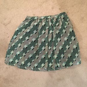 Medium, knee-length, diamond pattern skirt